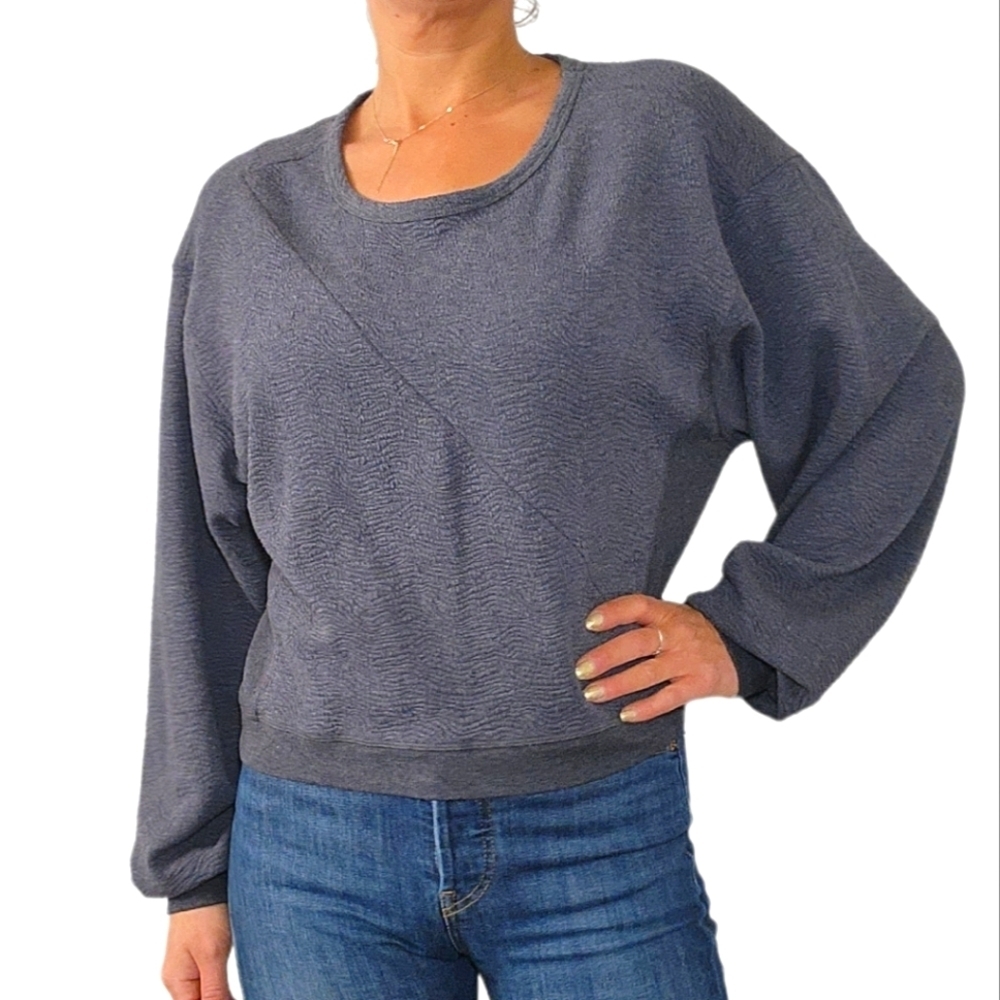Stoic Small Long Sleeve Sweater Scoop Neck Grey